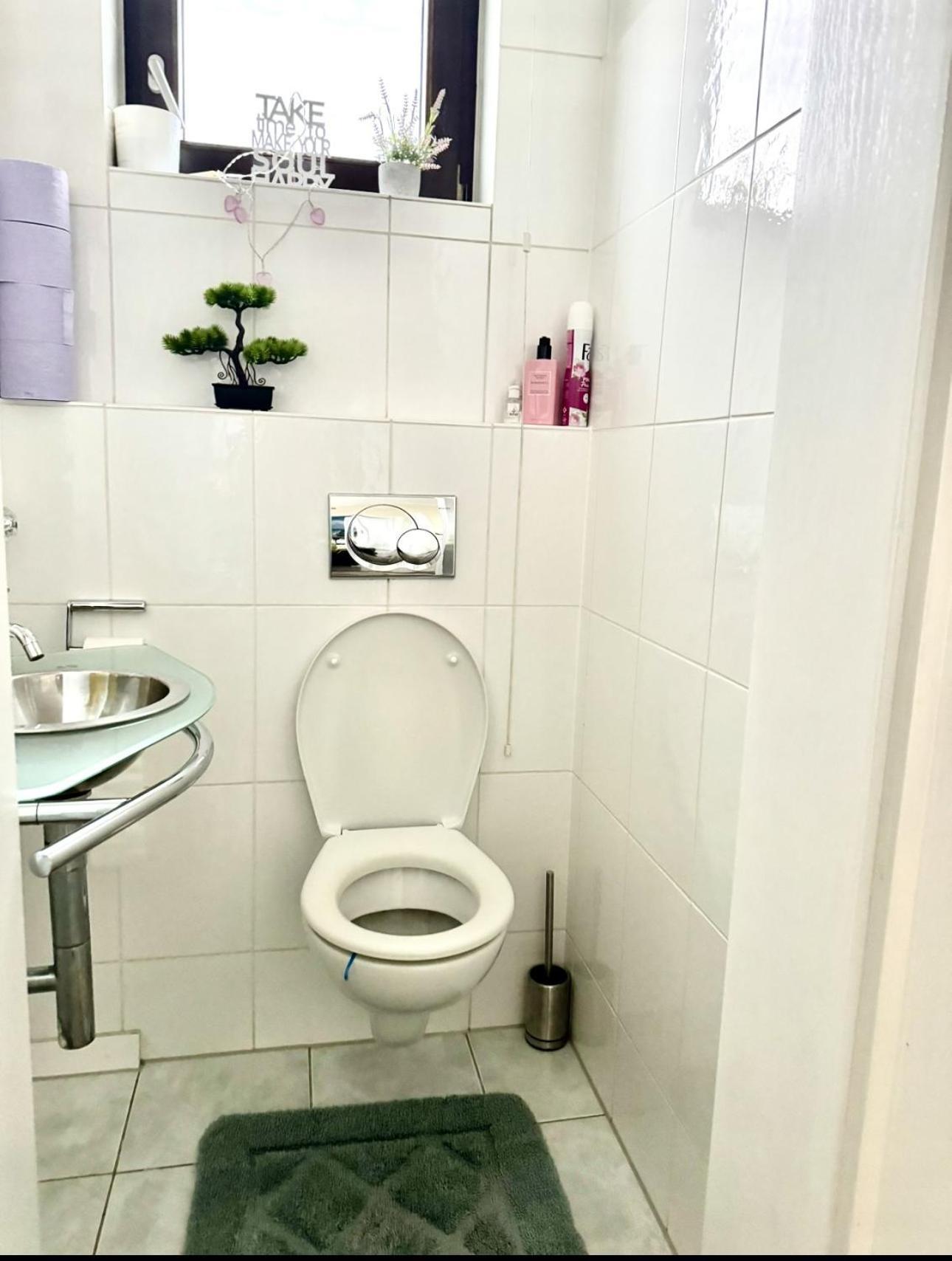 Magisches Doppelzimmer Mit Atemberaubender Wasserfall-Wand In Seligenstadt Esterno foto